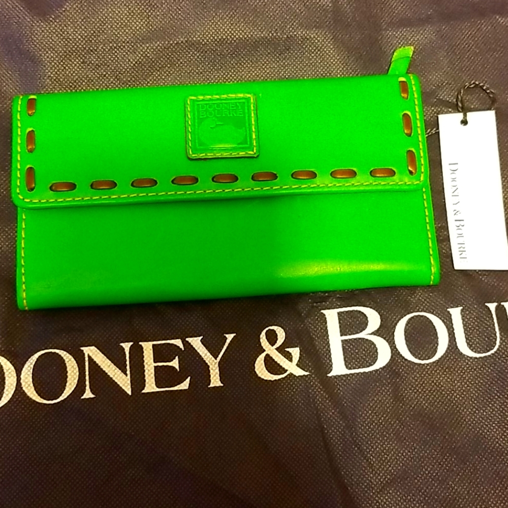 DOONEY AND BOURKE WOMEN'S PORTFOLIO